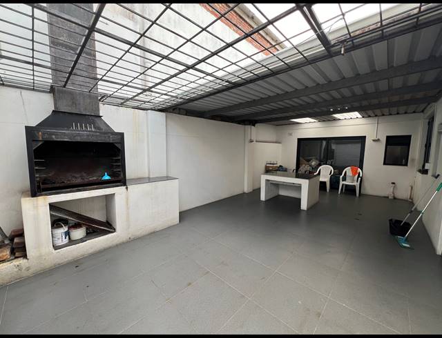 2,113M² RETAIL FOR SALE IN PAROW EAST